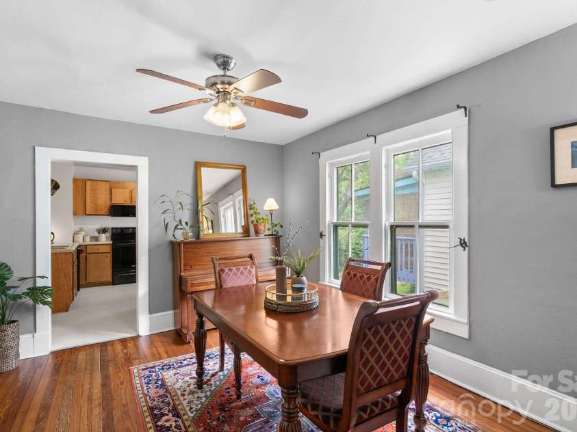 60 Annandale Avenue, Asheville, NC 28801.  MLS# CAR4397096, YatesRealty ID 33043. 