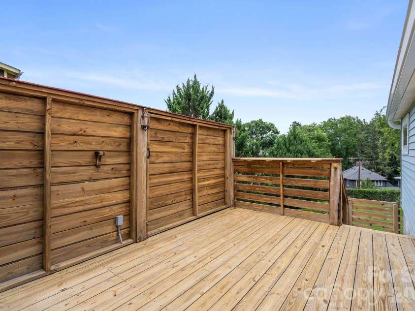 60 Annandale Avenue, Asheville, NC 28801.  MLS# CAR4397096, YatesRealty ID 33043. 