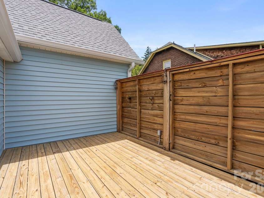 60 Annandale Avenue, Asheville, NC 28801.  MLS# CAR4397096, YatesRealty ID 33043. 