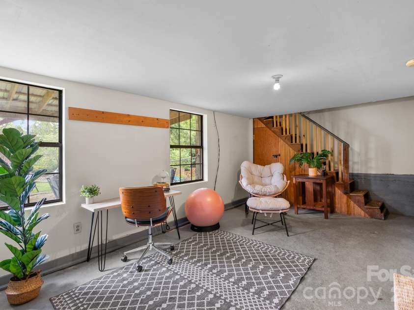 60 Annandale Avenue, Asheville, NC 28801.  MLS# CAR4397096, YatesRealty ID 33043. 