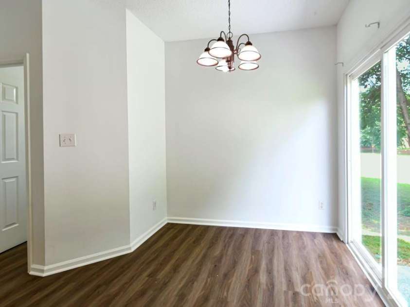 8406 Bedford Green Lane, Charlotte, NC 28215.  MLS# CAR4397711, YatesRealty ID 33044. 