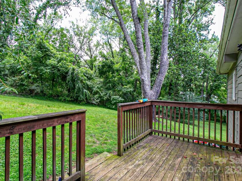 27 Curlee Street, Brevard, NC 28712.  MLS# CAR4284053, YatesRealty ID 33045. 