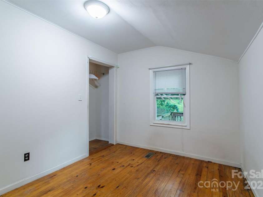 27 Curlee Street, Brevard, NC 28712.  MLS# CAR4284053, YatesRealty ID 33045. 