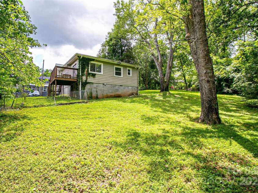 27 Curlee Street, Brevard, NC 28712.  MLS# CAR4284053, YatesRealty ID 33045. 