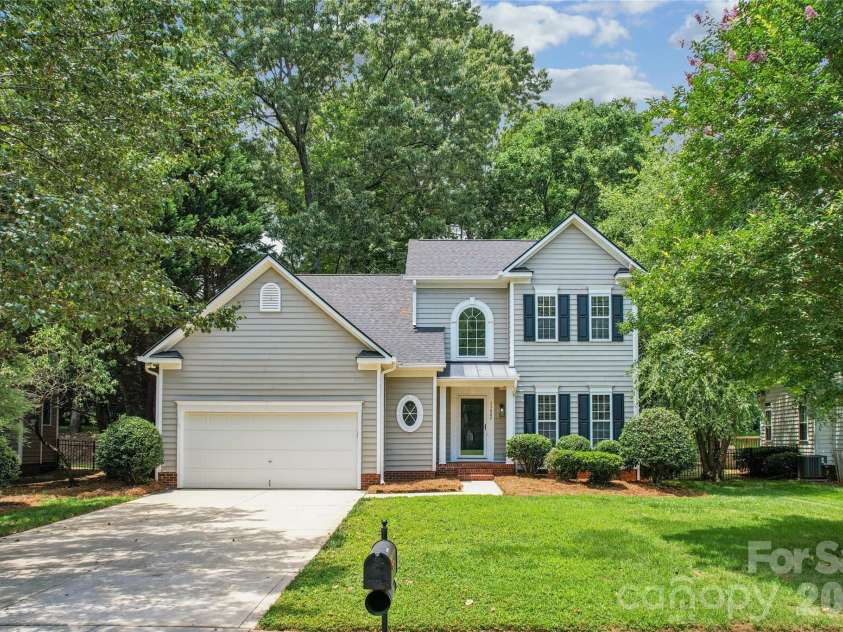 11627 Knightsdale Drive, Charlotte, NC 28277.  MLS# CAR4391397, YatesRealty ID 33046. 