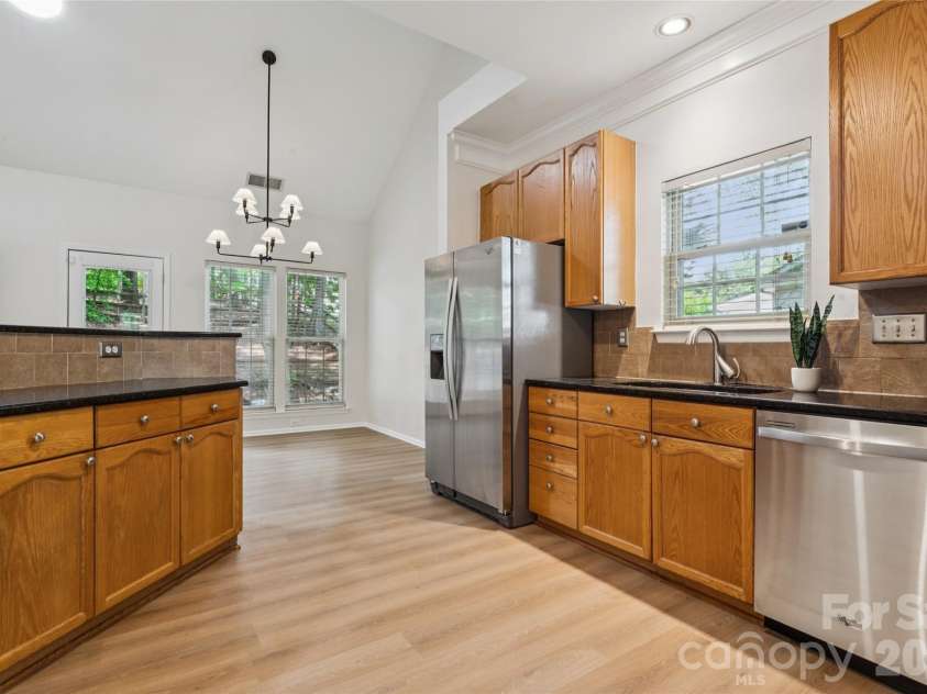 11627 Knightsdale Drive, Charlotte, NC 28277.  MLS# CAR4391397, YatesRealty ID 33046. 
