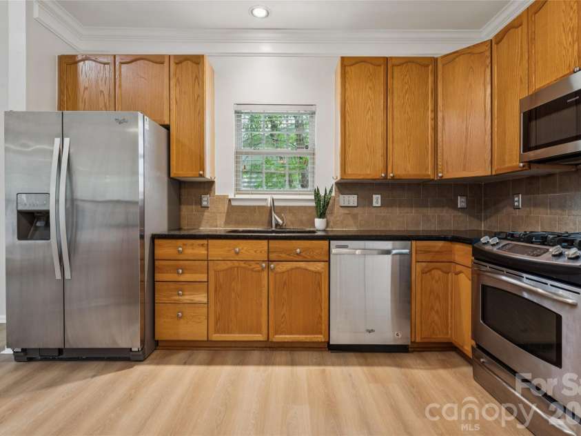 11627 Knightsdale Drive, Charlotte, NC 28277.  MLS# CAR4391397, YatesRealty ID 33046. 