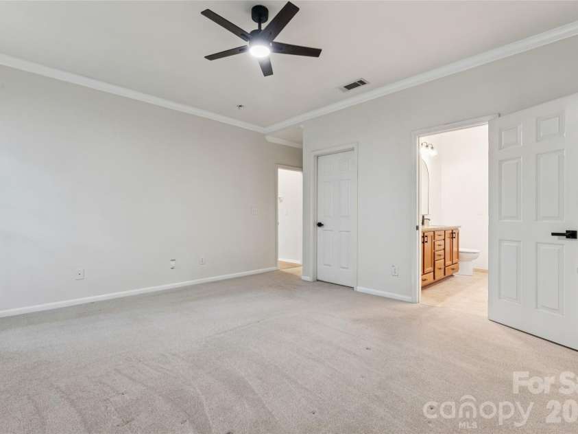 11627 Knightsdale Drive, Charlotte, NC 28277.  MLS# CAR4391397, YatesRealty ID 33046. 