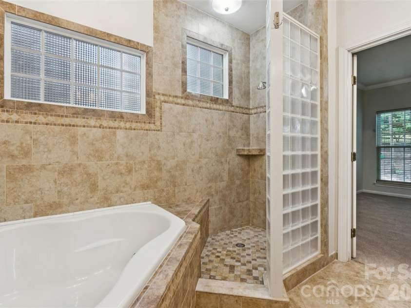 11627 Knightsdale Drive, Charlotte, NC 28277.  MLS# CAR4391397, YatesRealty ID 33046. 