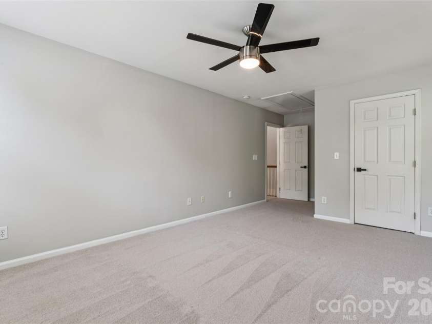 11627 Knightsdale Drive, Charlotte, NC 28277.  MLS# CAR4391397, YatesRealty ID 33046. 