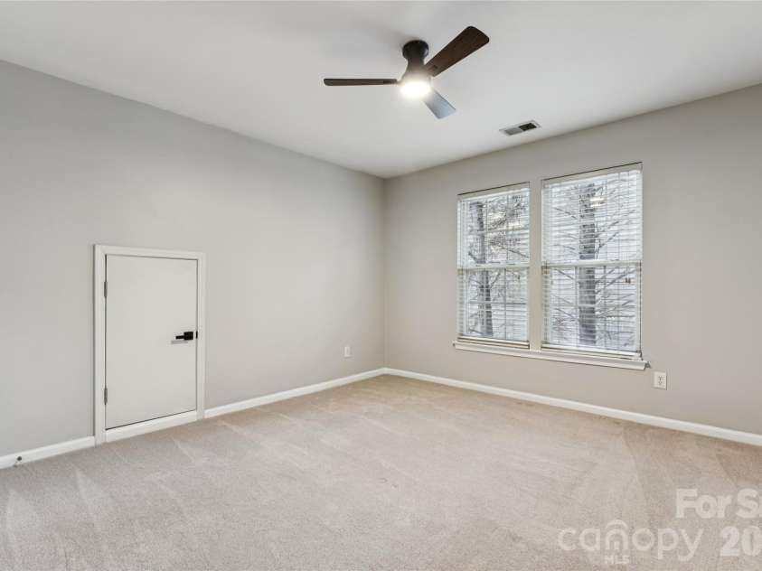 11627 Knightsdale Drive, Charlotte, NC 28277.  MLS# CAR4391397, YatesRealty ID 33046. 