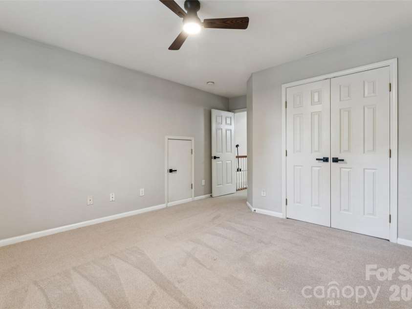 11627 Knightsdale Drive, Charlotte, NC 28277.  MLS# CAR4391397, YatesRealty ID 33046. 