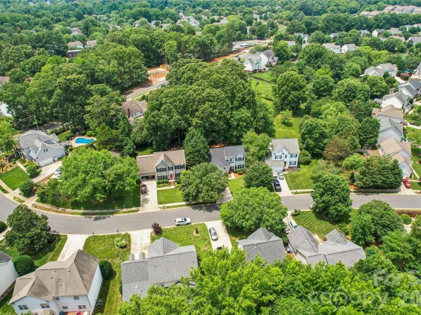 11627 Knightsdale Drive, Charlotte, NC 28277.  MLS# CAR4391397, YatesRealty ID 33046. 