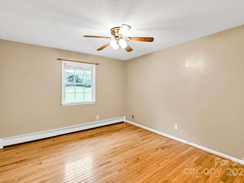 1277 Park Vista Road, West Jefferson, NC 28694.  MLS# CAR4290622, YatesRealty ID 33046. 2nd Bedroom