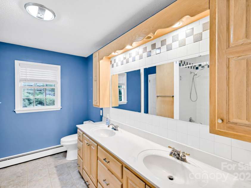 1277 Park Vista Road, West Jefferson, NC 28694.  MLS# CAR4290622, YatesRealty ID 33046. Bathroom
