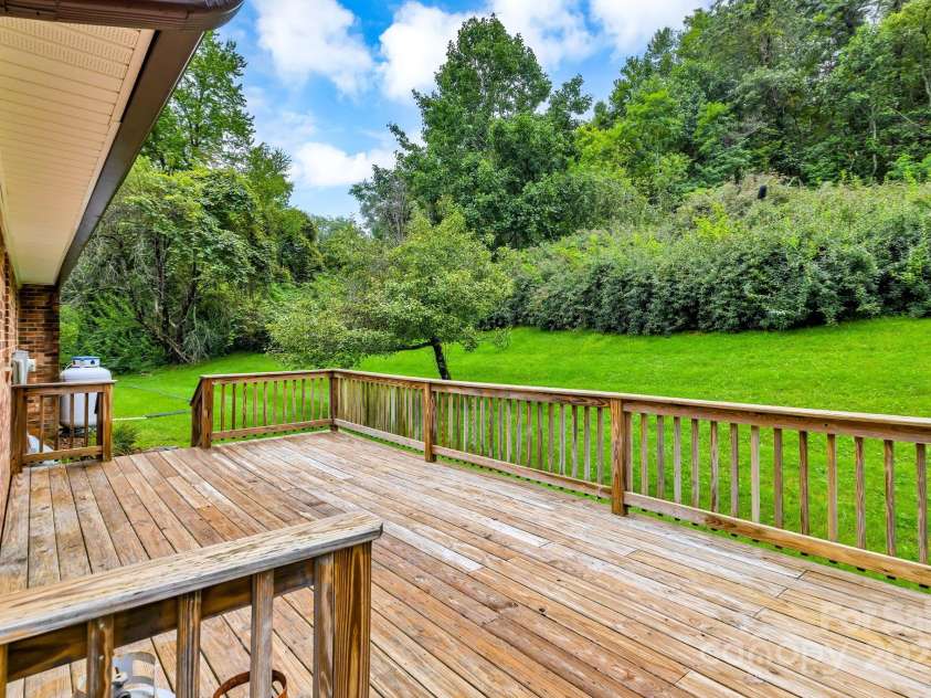 1277 Park Vista Road, West Jefferson, NC 28694.  MLS# CAR4290622, YatesRealty ID 33046. Deck