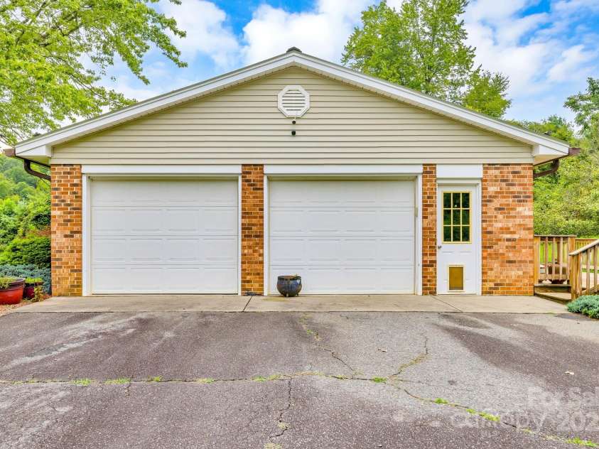 1277 Park Vista Road, West Jefferson, NC 28694.  MLS# CAR4290622, YatesRealty ID 33046. Garage entrance