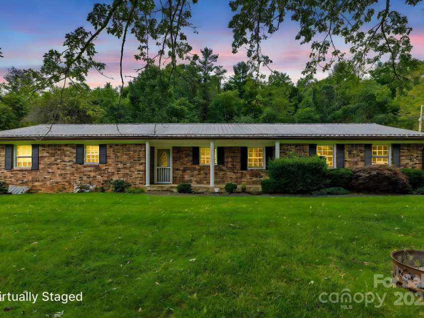 1277 Park Vista Road, West Jefferson, NC 28694.  MLS# CAR4290622, YatesRealty ID 33046. House