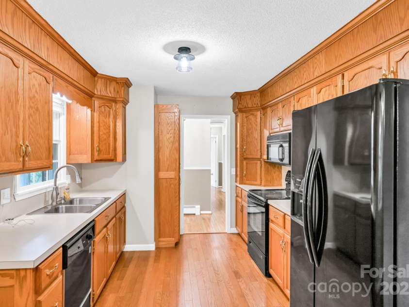 1277 Park Vista Road, West Jefferson, NC 28694.  MLS# CAR4290622, YatesRealty ID 33046. Kitchen