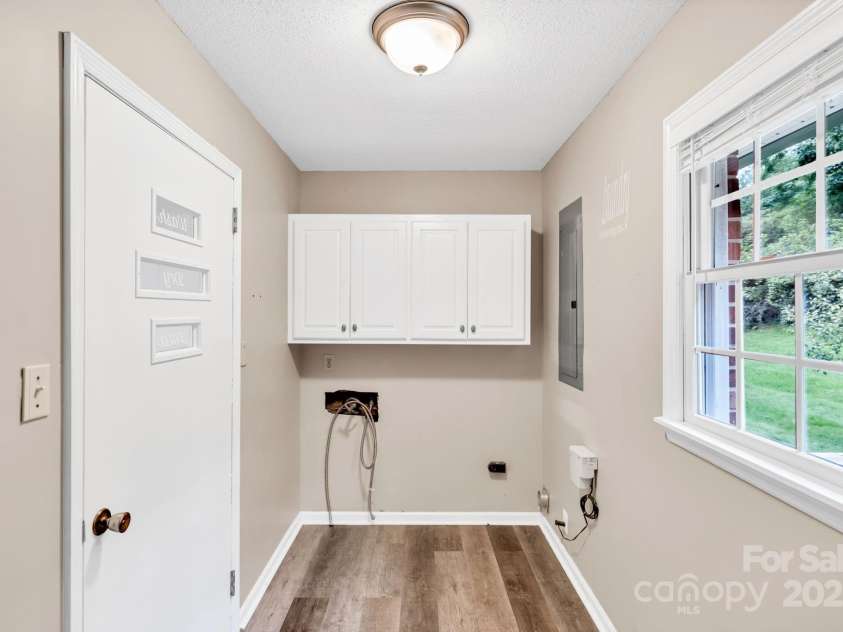 1277 Park Vista Road, West Jefferson, NC 28694.  MLS# CAR4290622, YatesRealty ID 33046. Laundry Room