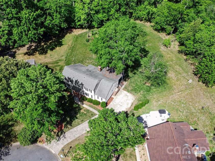 4600 Bournewood Lane, Charlotte, NC 28226.  MLS# CAR4355156, YatesRealty ID 33047. 