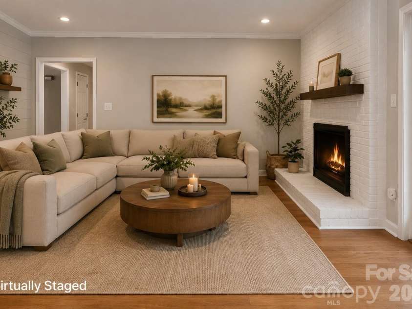 4600 Bournewood Lane, Charlotte, NC 28226.  MLS# CAR4355156, YatesRealty ID 33047. 