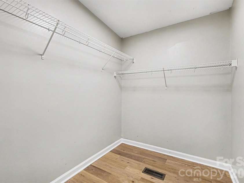 4600 Bournewood Lane, Charlotte, NC 28226.  MLS# CAR4355156, YatesRealty ID 33047. Primary closet