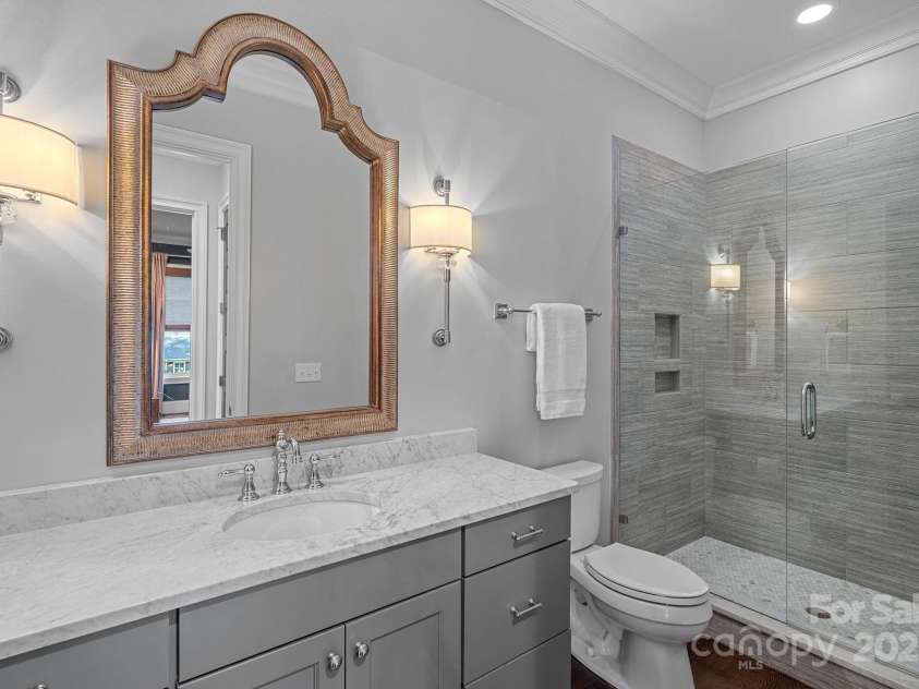 532 Ashworth Road, Charlotte, NC 28211.  MLS# CAR4288517, YatesRealty ID 33047. 1st floor full bath