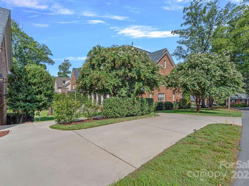 532 Ashworth Road, Charlotte, NC 28211.  MLS# CAR4288517, YatesRealty ID 33047. 