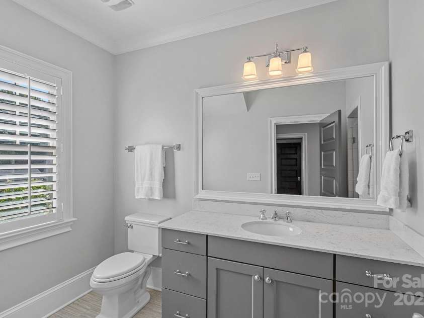 532 Ashworth Road, Charlotte, NC 28211.  MLS# CAR4288517, YatesRealty ID 33047. Bonus full bath