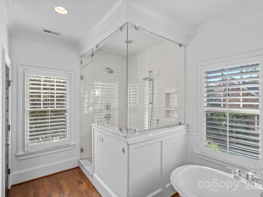 532 Ashworth Road, Charlotte, NC 28211.  MLS# CAR4288517, YatesRealty ID 33047. Primary bath
