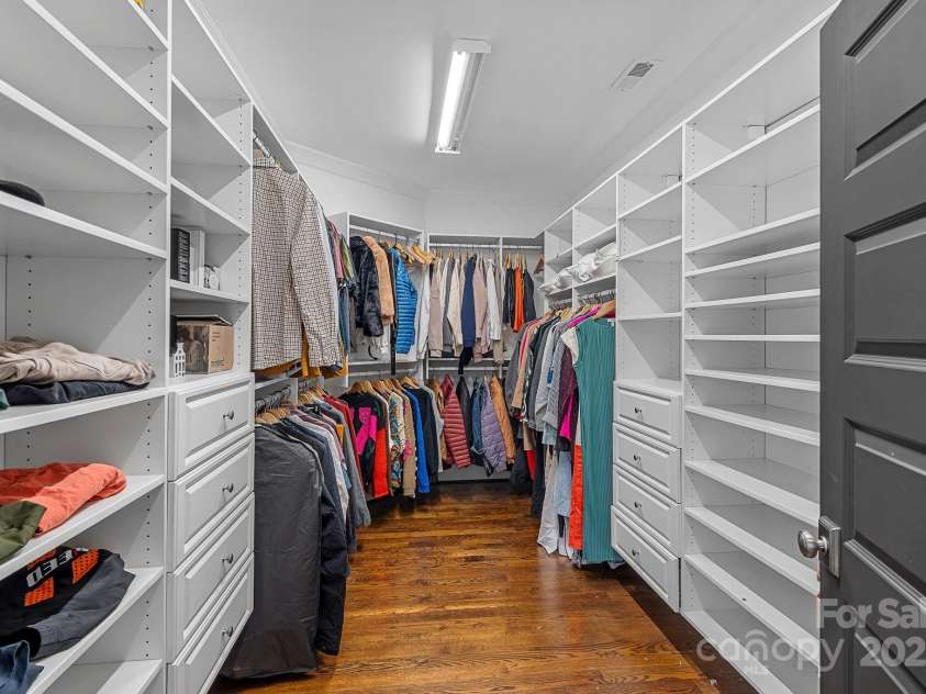 532 Ashworth Road, Charlotte, NC 28211.  MLS# CAR4288517, YatesRealty ID 33047. Primary closet