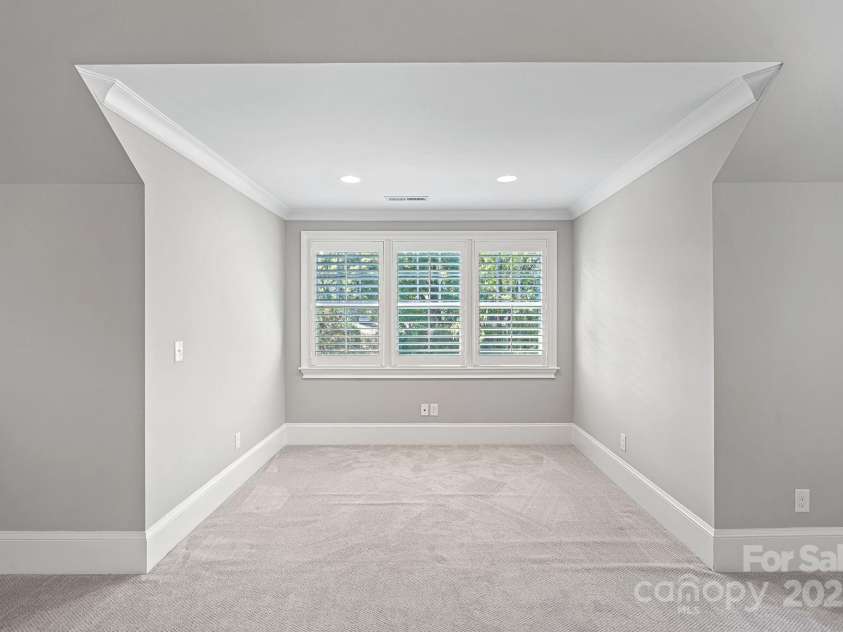 532 Ashworth Road, Charlotte, NC 28211.  MLS# CAR4288517, YatesRealty ID 33047. Third floor bonus