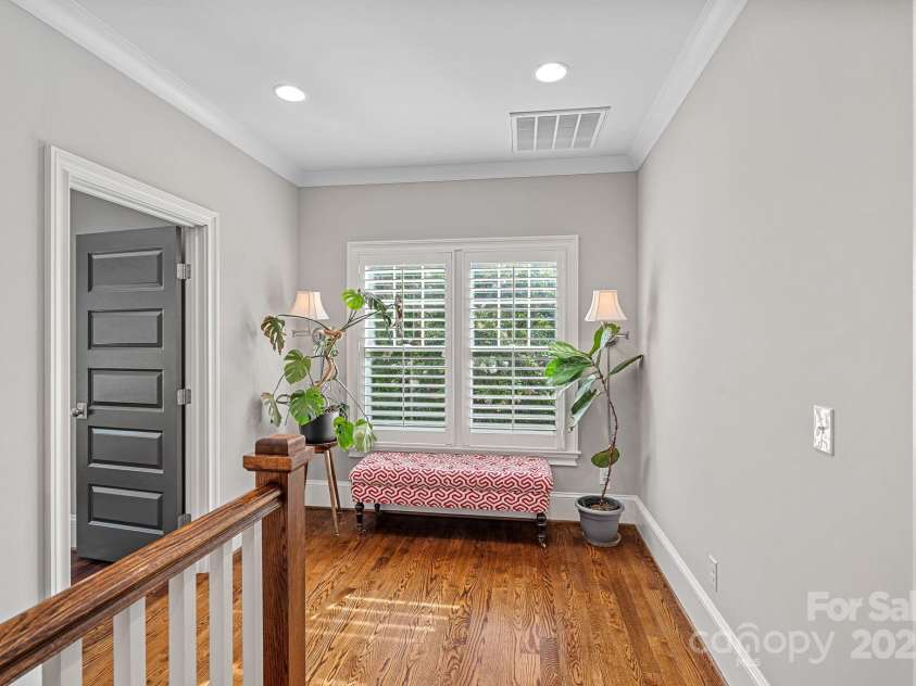 532 Ashworth Road, Charlotte, NC 28211.  MLS# CAR4288517, YatesRealty ID 33047. Upstairs hall