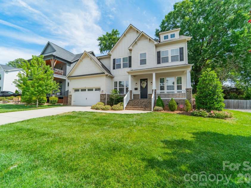 515 Greystone Road, Charlotte, NC 28209.  MLS# CAR4390837, YatesRealty ID 33048. 