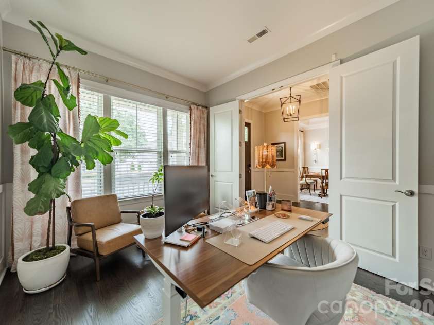 515 Greystone Road, Charlotte, NC 28209.  MLS# CAR4390837, YatesRealty ID 33048. 