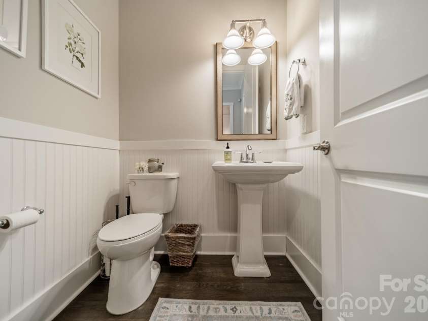515 Greystone Road, Charlotte, NC 28209.  MLS# CAR4390837, YatesRealty ID 33048. 