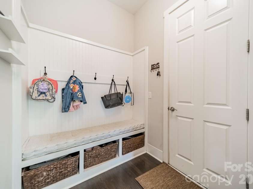 515 Greystone Road, Charlotte, NC 28209.  MLS# CAR4390837, YatesRealty ID 33048. 
