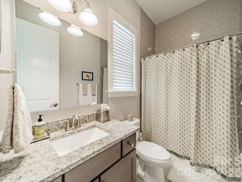 515 Greystone Road, Charlotte, NC 28209.  MLS# CAR4390837, YatesRealty ID 33048. 