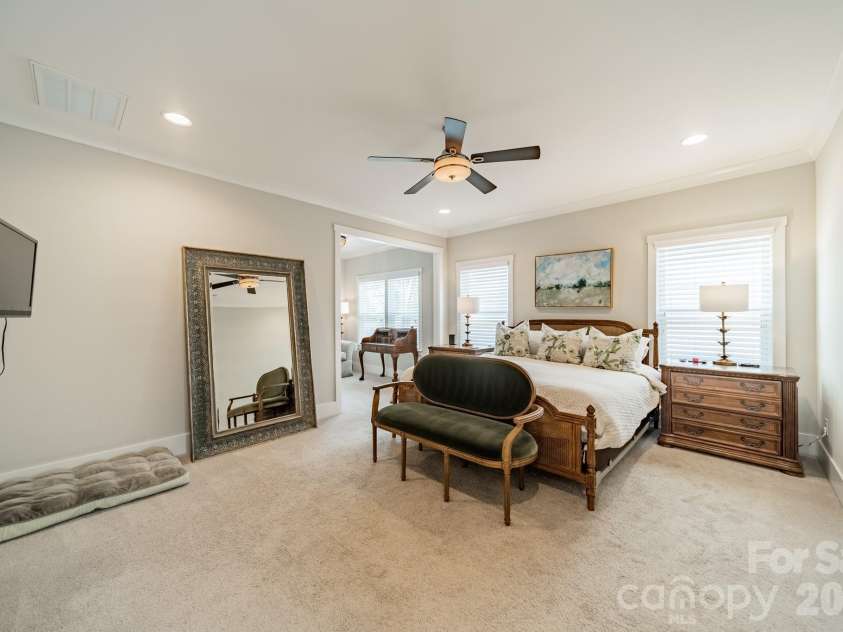 515 Greystone Road, Charlotte, NC 28209.  MLS# CAR4390837, YatesRealty ID 33048. 