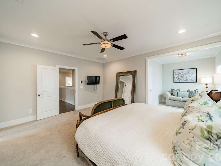 515 Greystone Road, Charlotte, NC 28209.  MLS# CAR4390837, YatesRealty ID 33048. 
