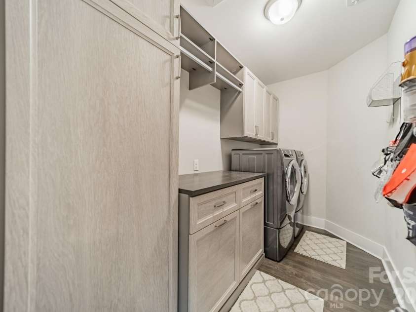 515 Greystone Road, Charlotte, NC 28209.  MLS# CAR4390837, YatesRealty ID 33048. 