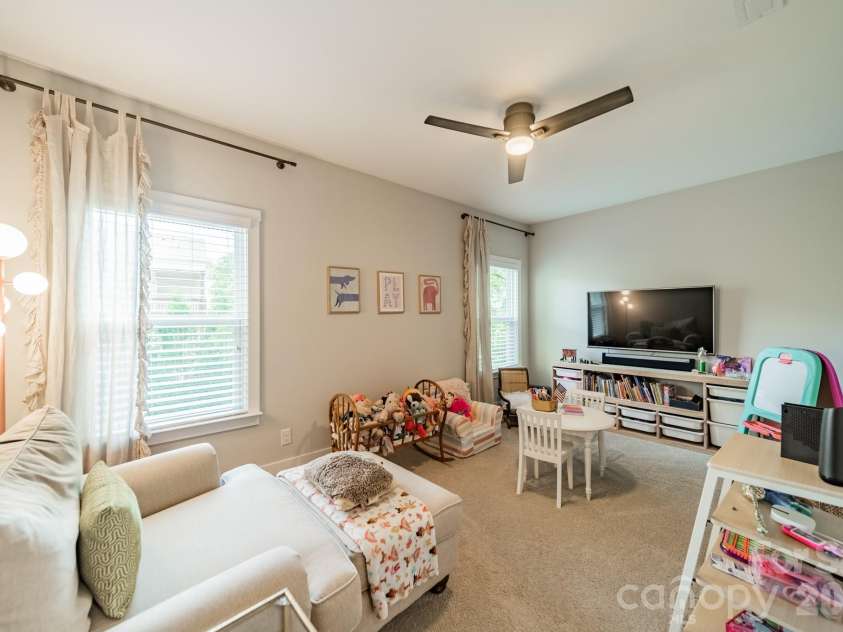 515 Greystone Road, Charlotte, NC 28209.  MLS# CAR4390837, YatesRealty ID 33048. 