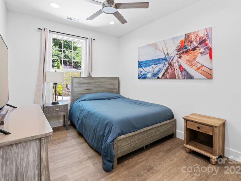 95 Windy Park Way, Candler, NC 28715.  MLS# CAR4285485, YatesRealty ID 33049. 