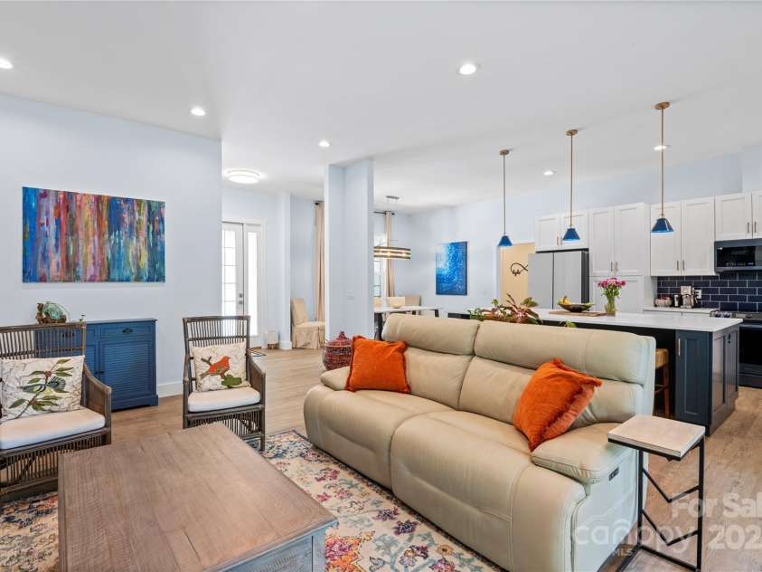 95 Windy Park Way, Candler, NC 28715.  MLS# CAR4285485, YatesRealty ID 33049. 