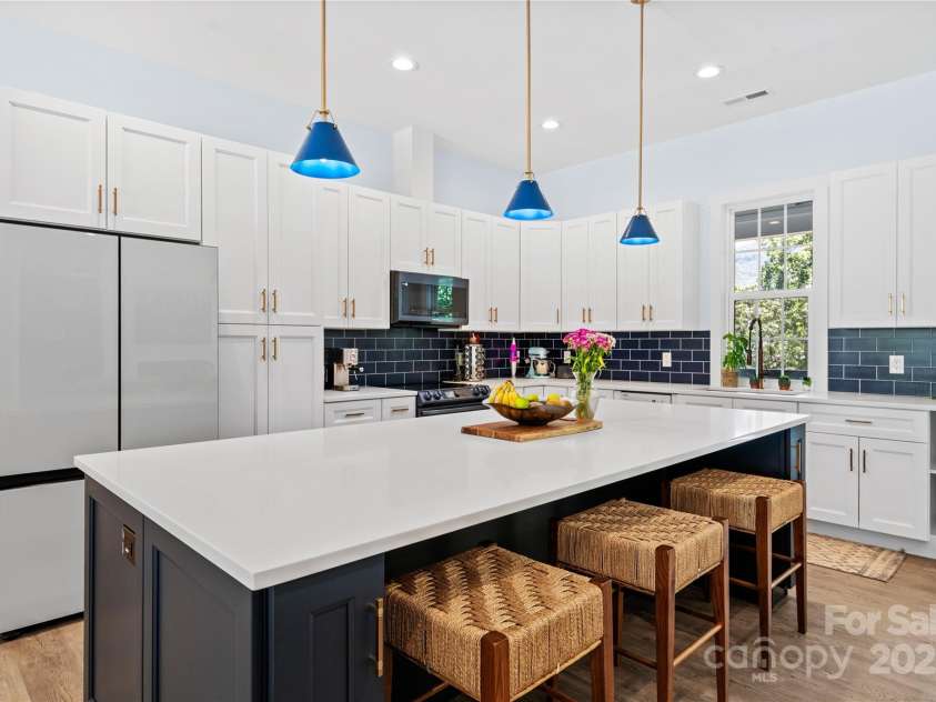 95 Windy Park Way, Candler, NC 28715.  MLS# CAR4285485, YatesRealty ID 33049. 