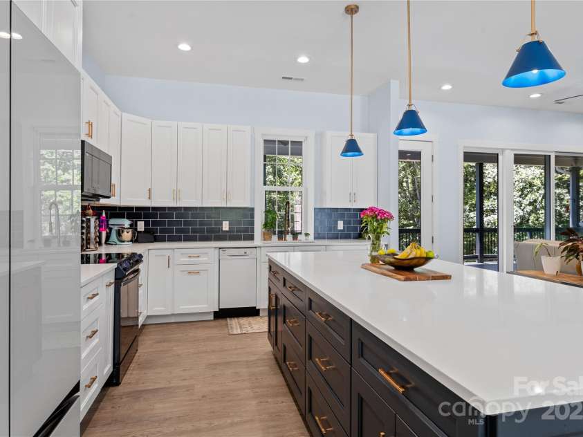 95 Windy Park Way, Candler, NC 28715.  MLS# CAR4285485, YatesRealty ID 33049. 