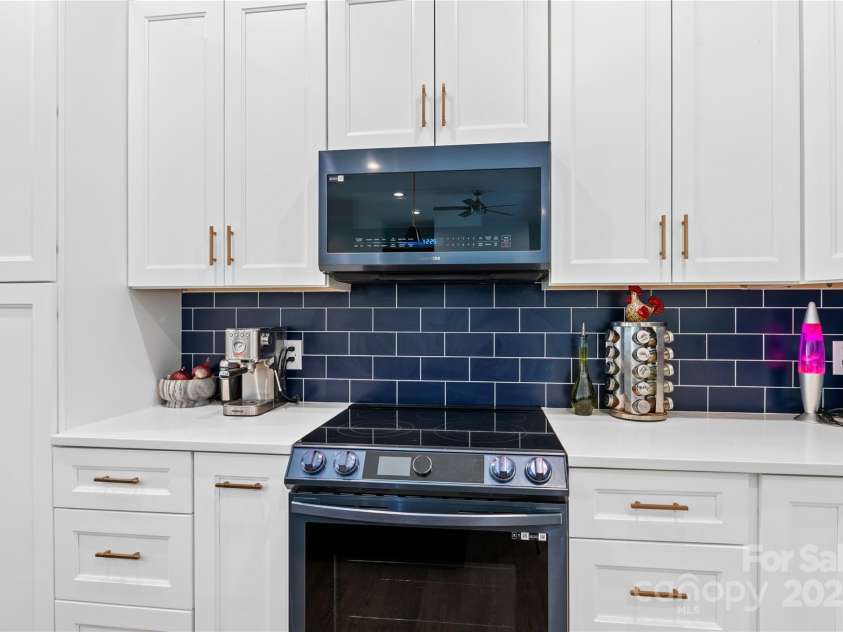 95 Windy Park Way, Candler, NC 28715.  MLS# CAR4285485, YatesRealty ID 33049. 