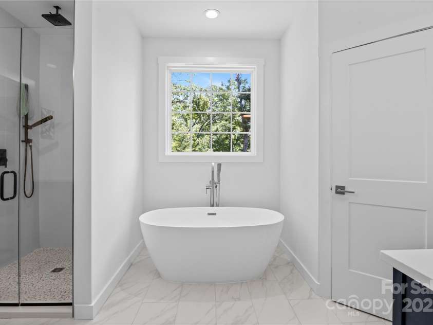 95 Windy Park Way, Candler, NC 28715.  MLS# CAR4285485, YatesRealty ID 33049. 