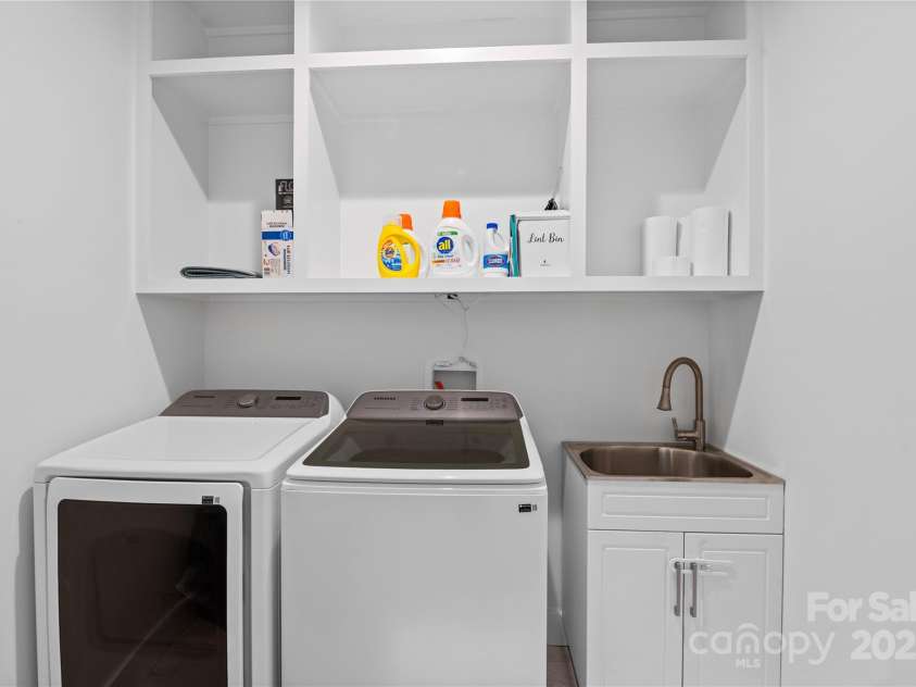 95 Windy Park Way, Candler, NC 28715.  MLS# CAR4285485, YatesRealty ID 33049. 